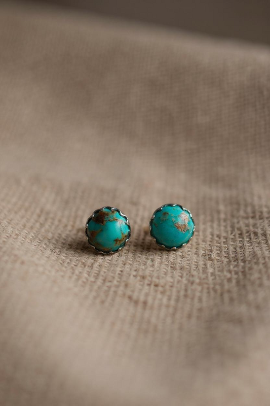 🌵 Dainty Desert 🌵 Kingman Turquoise Studs 3mm