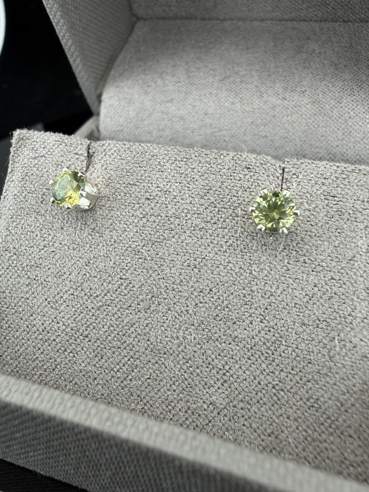 4mm Montana Sapphire Earrings | Genuine & Non-Heat Treated