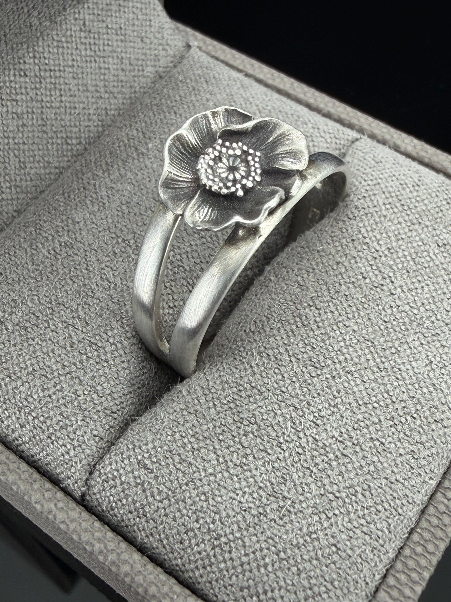 Trailbound Poppy Ring | Sterling Silver | Size 9
