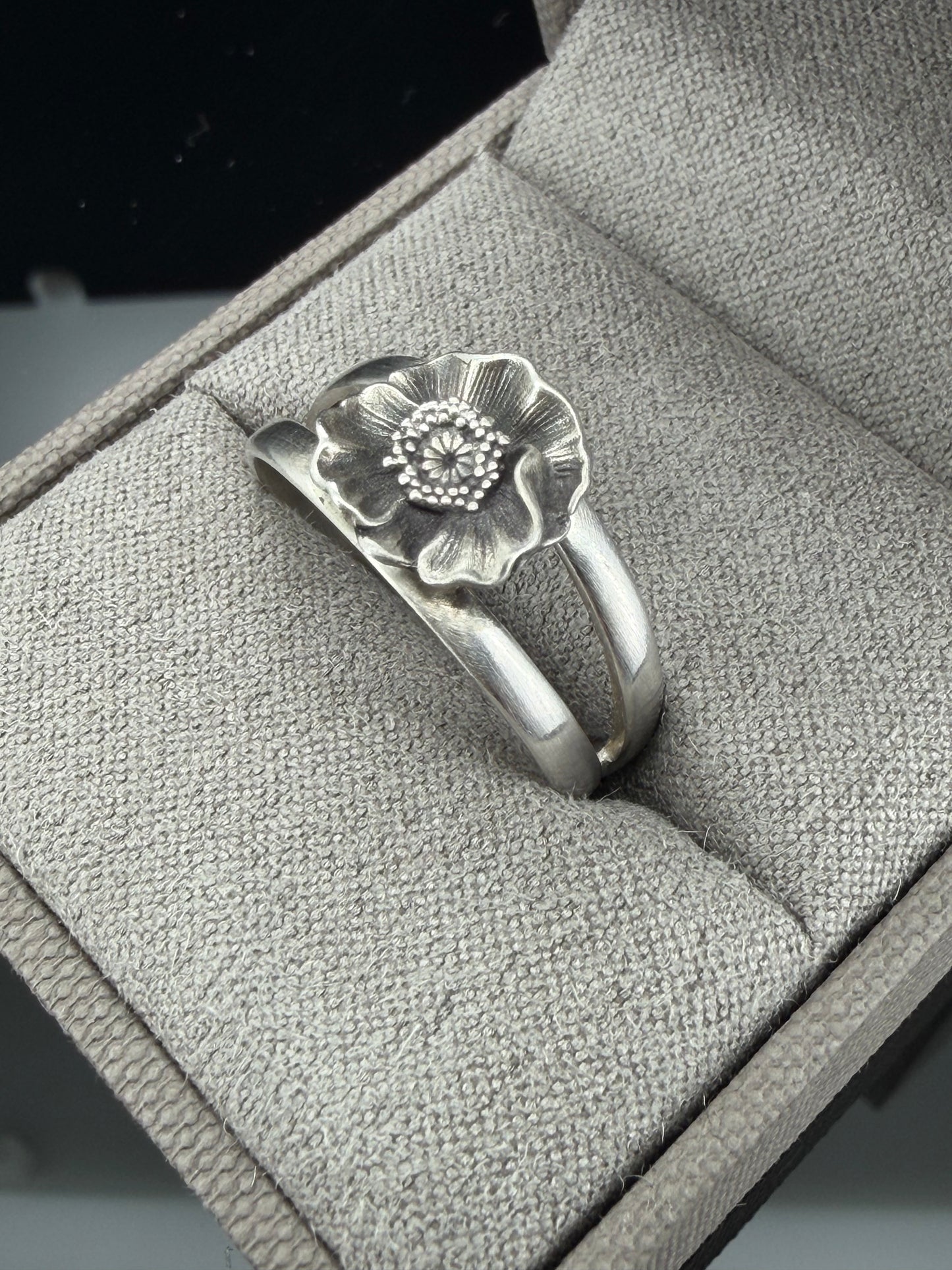 Trailbound Poppy Ring | Sterling Silver | Size 9